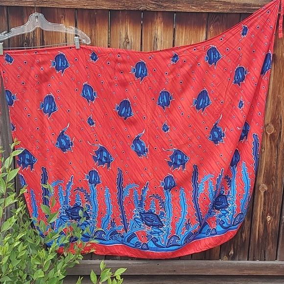 Red under the sea Sarong - Picture 6 of 8